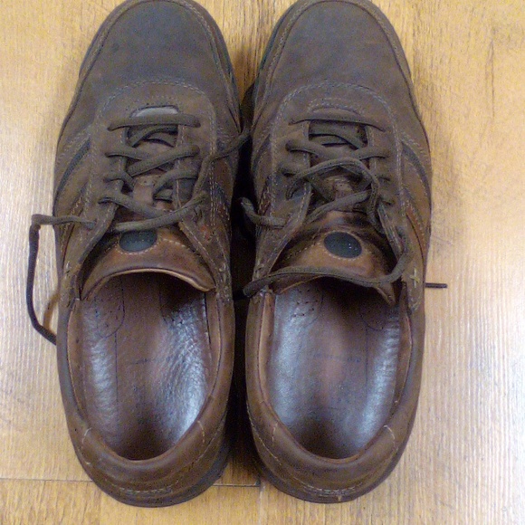 Like New Men's Clarks Active Air - Picture 4 of 8